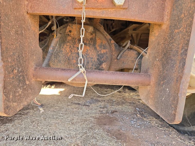 image for item ET1461 2001 International F-4900 dump truck