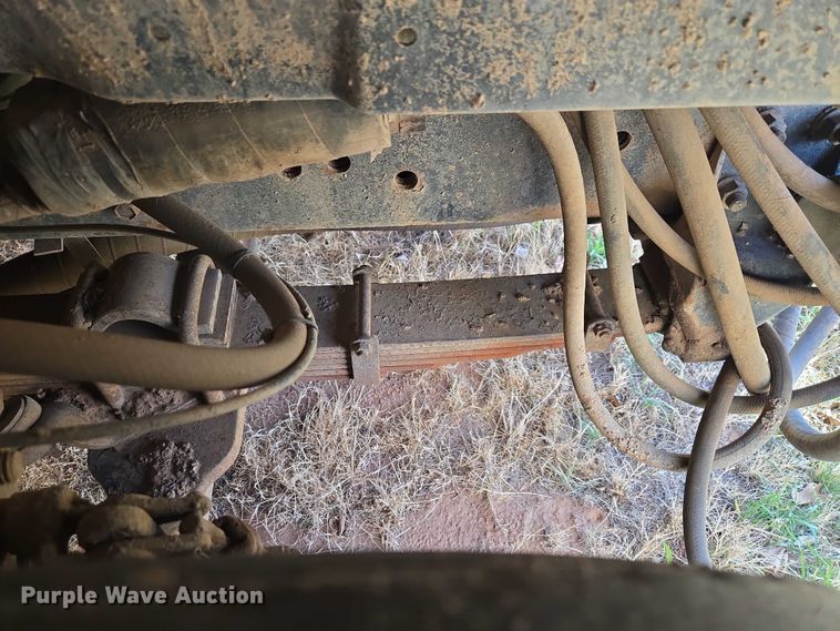 image for item ET1461 2001 International F-4900 dump truck