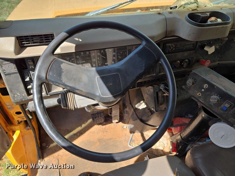 image for item ET1461 2001 International F-4900 dump truck