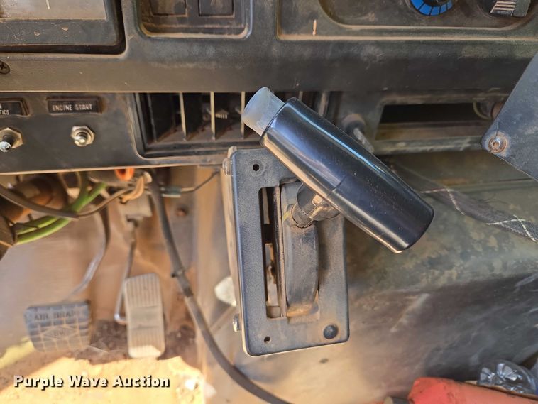 image for item ET1461 2001 International F-4900 dump truck