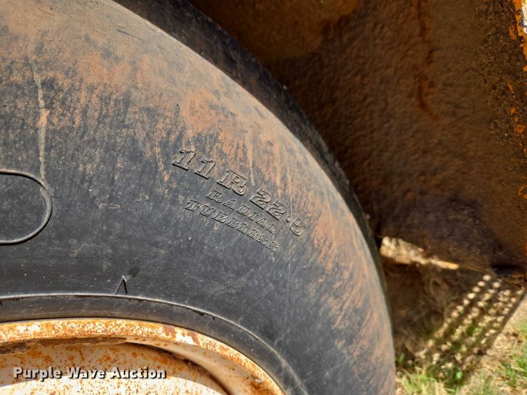 image for item ET1461 2001 International F-4900 dump truck