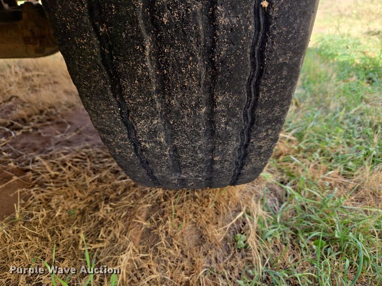 image for item ET1461 2001 International F-4900 dump truck