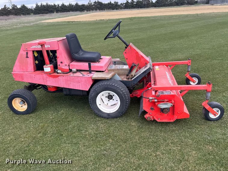 image for item ET1747 Jacobsen Turfcat DW224 flail mower