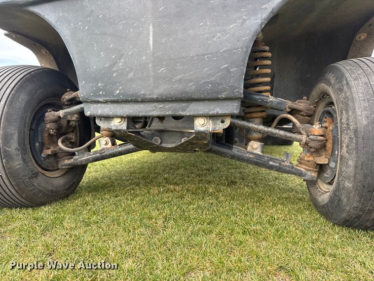 image for item ET1749 1999 Cushman Turf-truckster utility vehicle