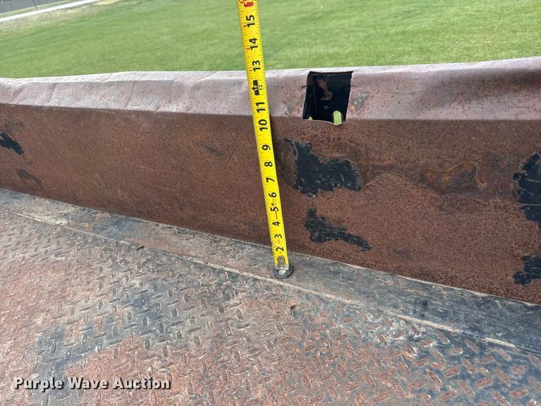 image for item ET1749 1999 Cushman Turf-truckster utility vehicle