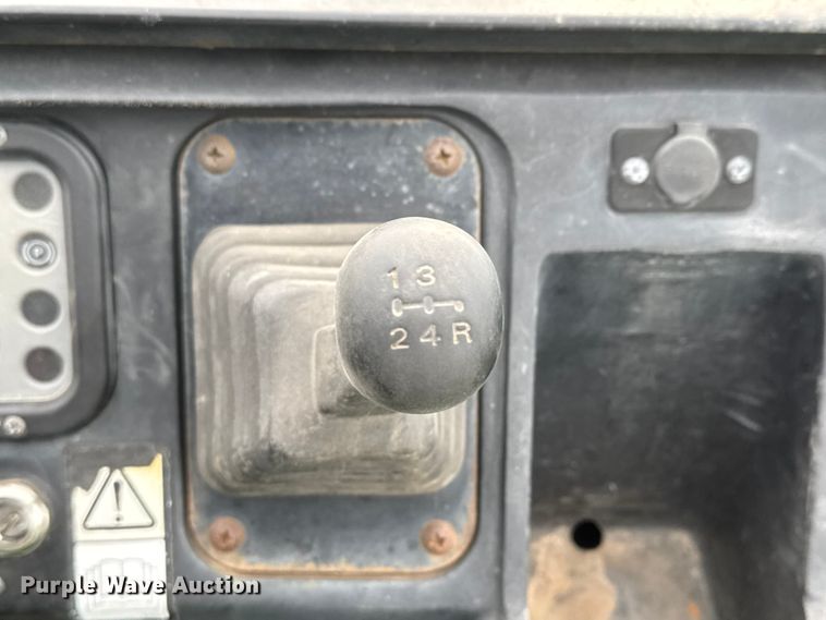 image for item ET1749 1999 Cushman Turf-truckster utility vehicle