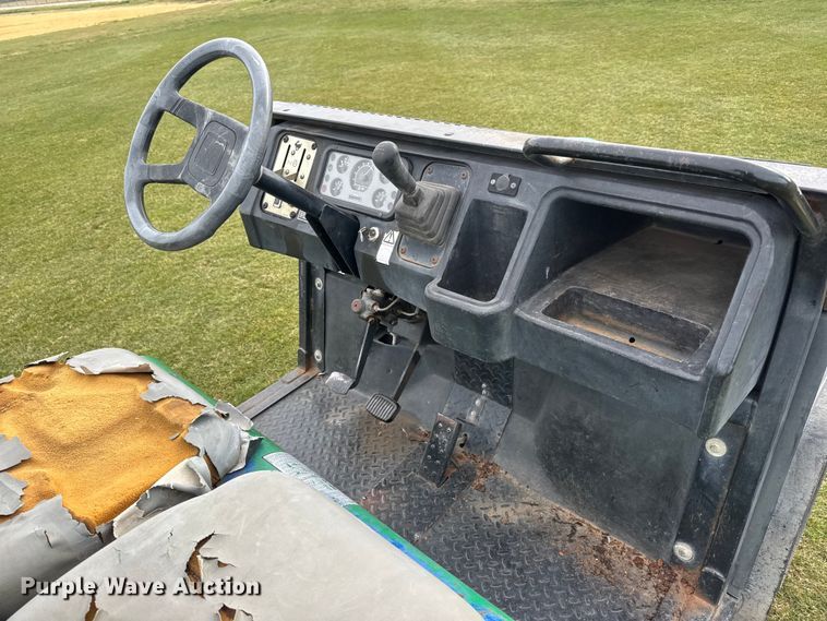 image for item ET1749 1999 Cushman Turf-truckster utility vehicle