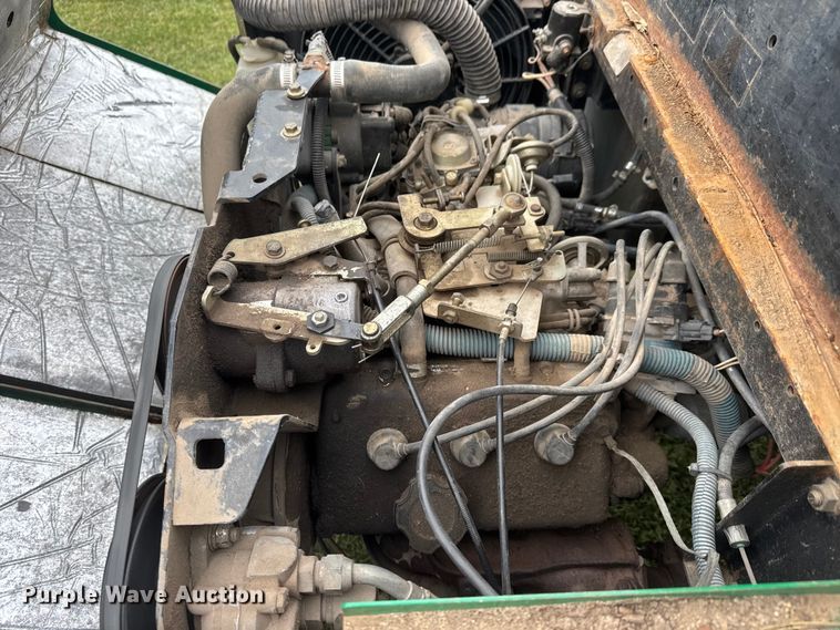 image for item ET1749 1999 Cushman Turf-truckster utility vehicle