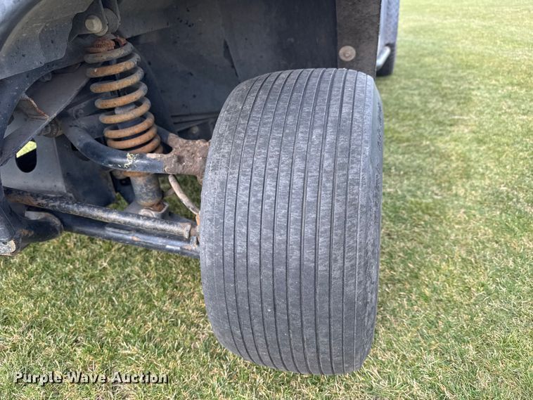 image for item ET1749 1999 Cushman Turf-truckster utility vehicle