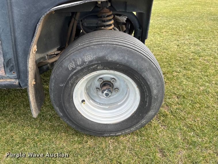 image for item ET1749 1999 Cushman Turf-truckster utility vehicle