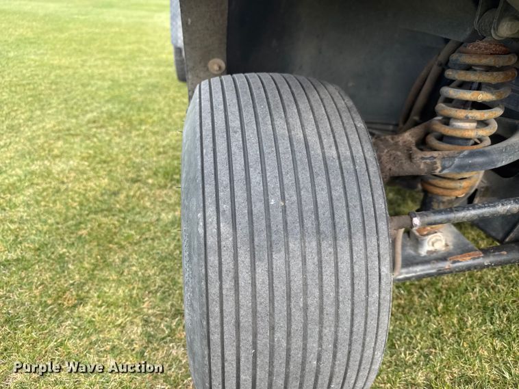 image for item ET1749 1999 Cushman Turf-truckster utility vehicle