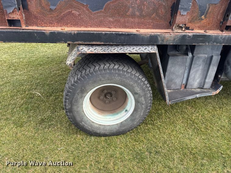 image for item ET1749 1999 Cushman Turf-truckster utility vehicle