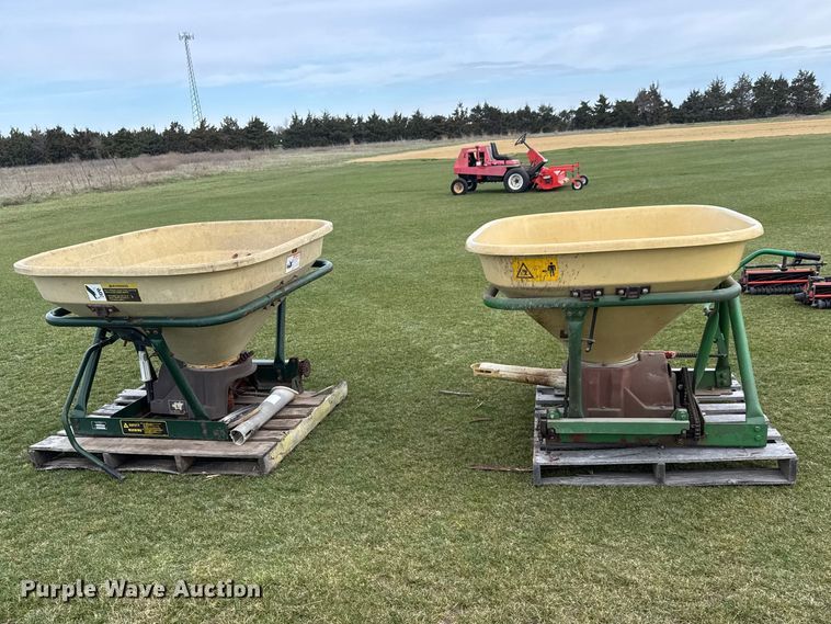 image for item ET1750 1999 Vicon 894613 spreader