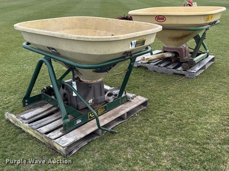 image for item ET1750 1999 Vicon 894613 spreader