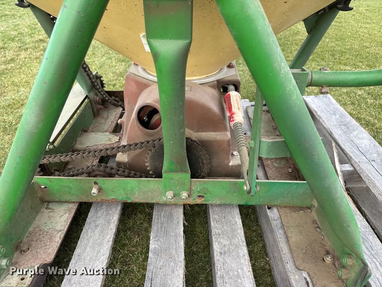 image for item ET1750 1999 Vicon 894613 spreader