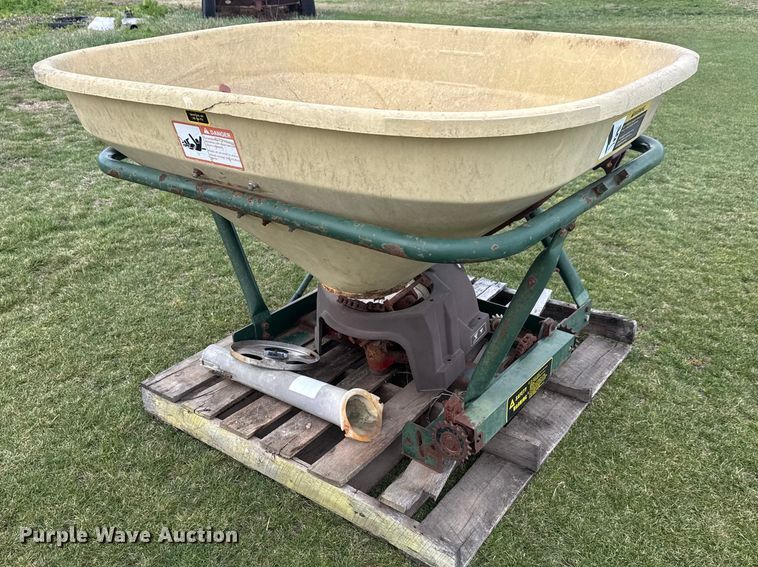 image for item ET1750 1999 Vicon 894613 spreader