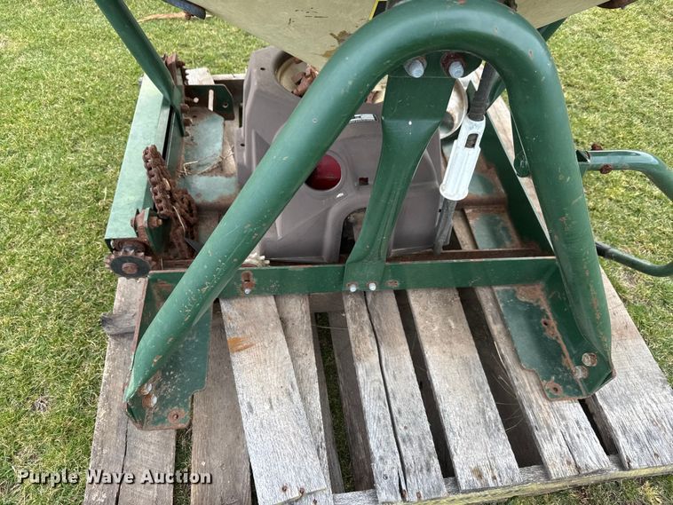 image for item ET1750 1999 Vicon 894613 spreader