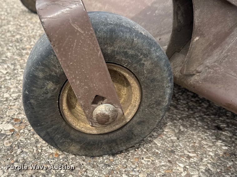 image for item ET1762 2019 Grasshopper 725D T6 ZTR lawn mower