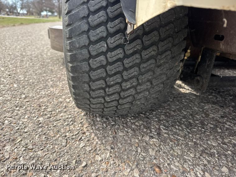 image for item ET1762 2019 Grasshopper 725D T6 ZTR lawn mower