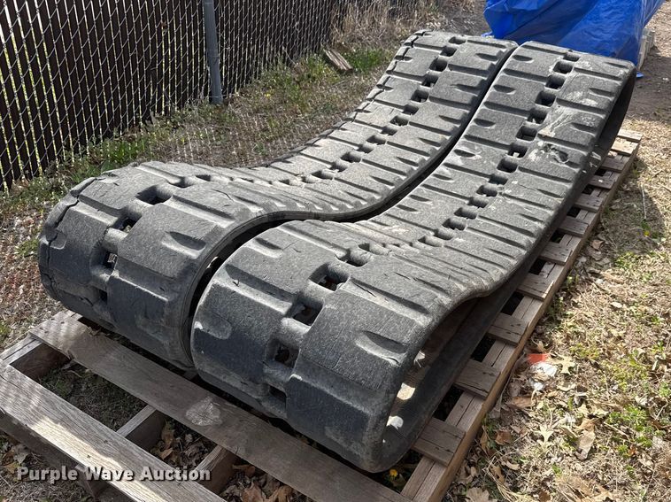 image for item ET1771 Skid steer tracks