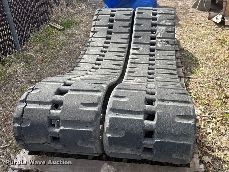 image for item ET1771 Skid steer tracks