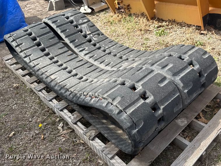 image for item ET1771 Skid steer tracks