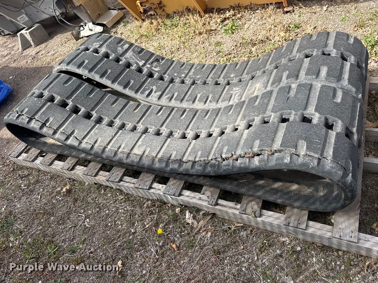 image for item ET1771 Skid steer tracks