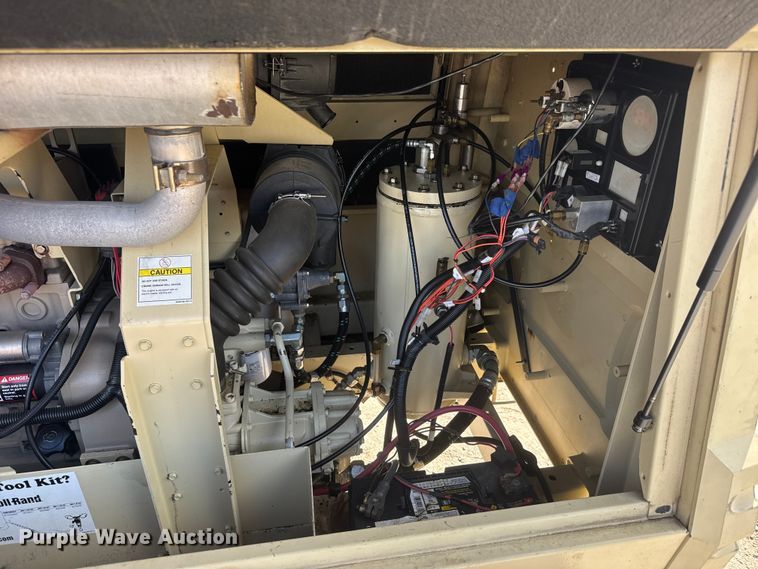 image for item ET1772 2008 Doosan P185 air compressor