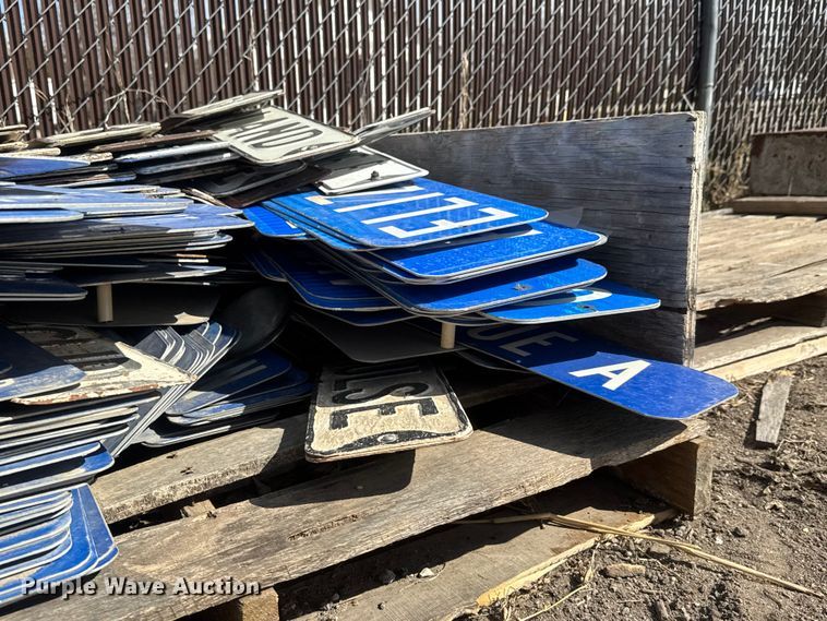 image for item ET1773 Pallet of street signs