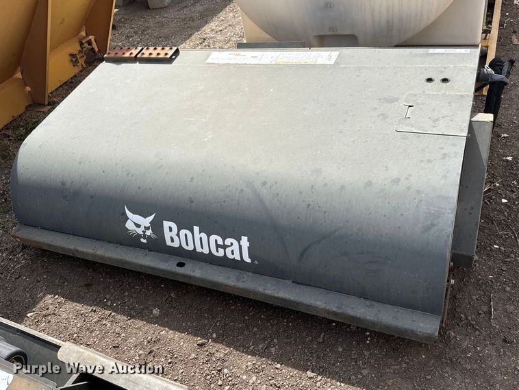 image for item ET1774 2017 Bobcat 72 Sweeper skid steer sweeper