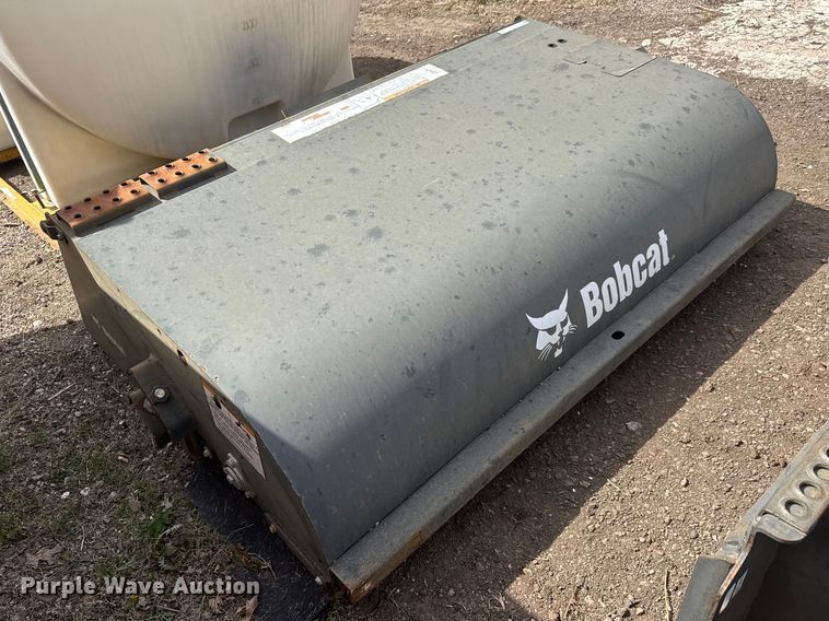 image for item ET1774 2017 Bobcat 72 Sweeper skid steer sweeper