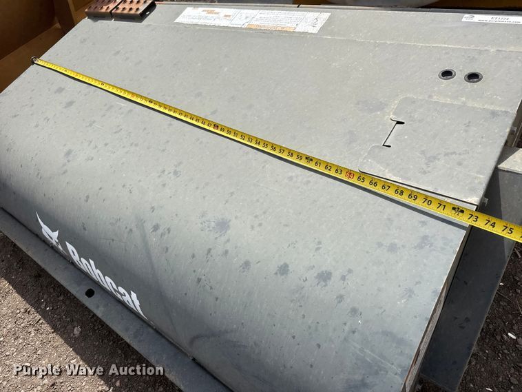 image for item ET1774 2017 Bobcat 72 Sweeper skid steer sweeper