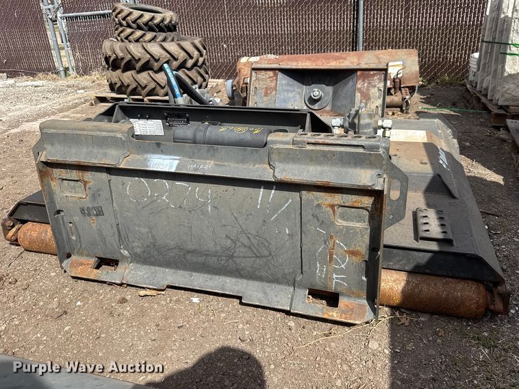 image for item ET1775 2014 Bobcat 72HF skid steer rotary mower