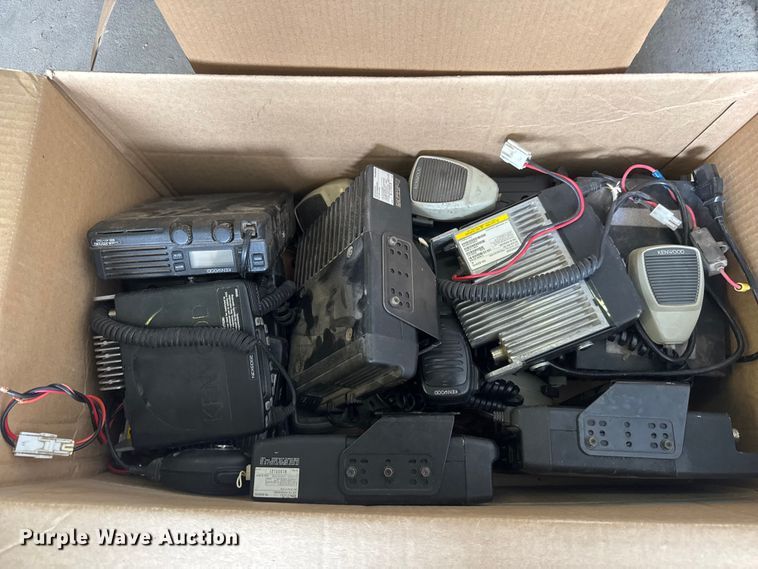 image for item ET1781 (19) Kenwood radios