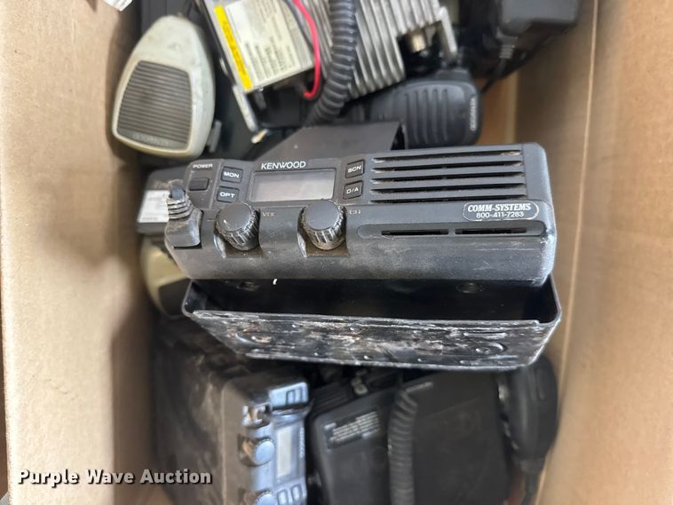 image for item ET1781 (19) Kenwood radios