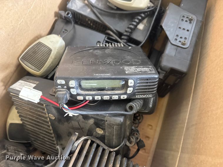 image for item ET1781 (19) Kenwood radios