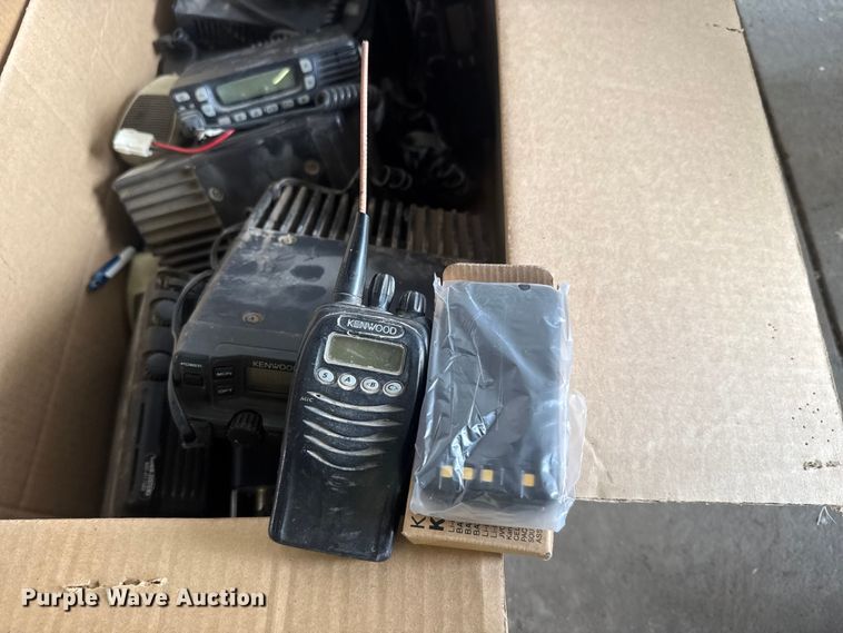 image for item ET1781 (19) Kenwood radios