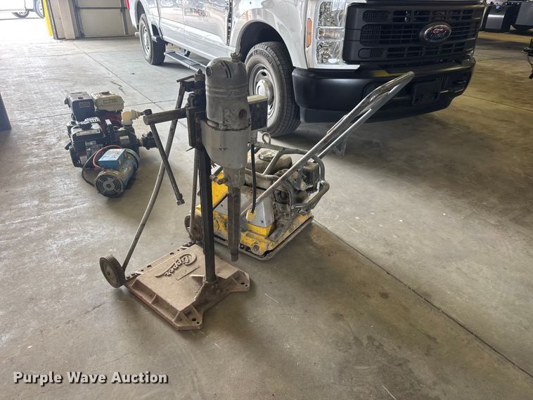 image for item ET1783 2016 Wacker Newson Viroplate WP1550AW-US plate compactor