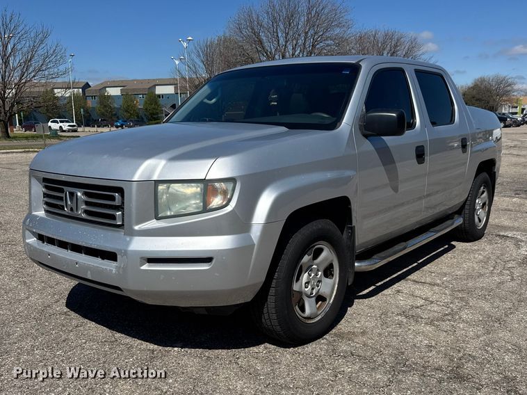 image for item ET1878 2007 Honda Ridgeline Ext. Cab pickup truck