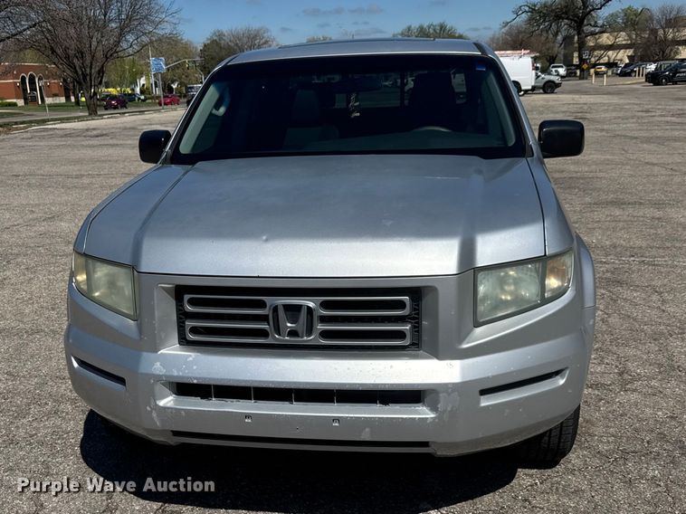 image for item ET1878 2007 Honda Ridgeline Ext. Cab pickup truck