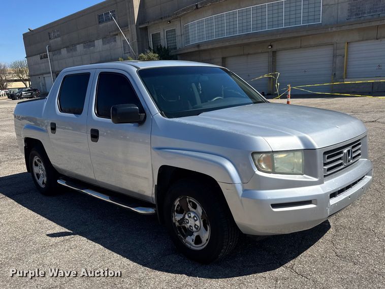 image for item ET1878 2007 Honda Ridgeline Ext. Cab pickup truck