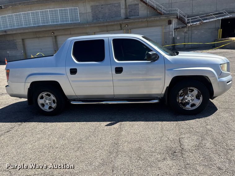 image for item ET1878 2007 Honda Ridgeline Ext. Cab pickup truck