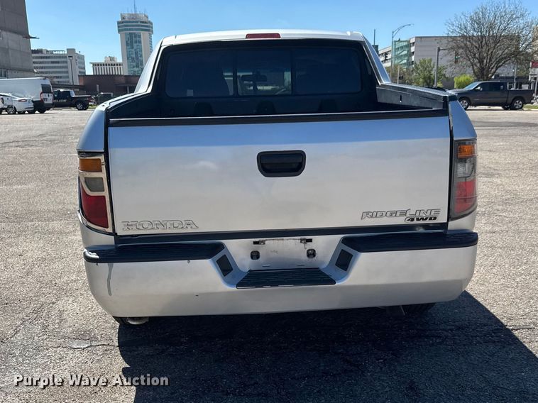 image for item ET1878 2007 Honda Ridgeline Ext. Cab pickup truck