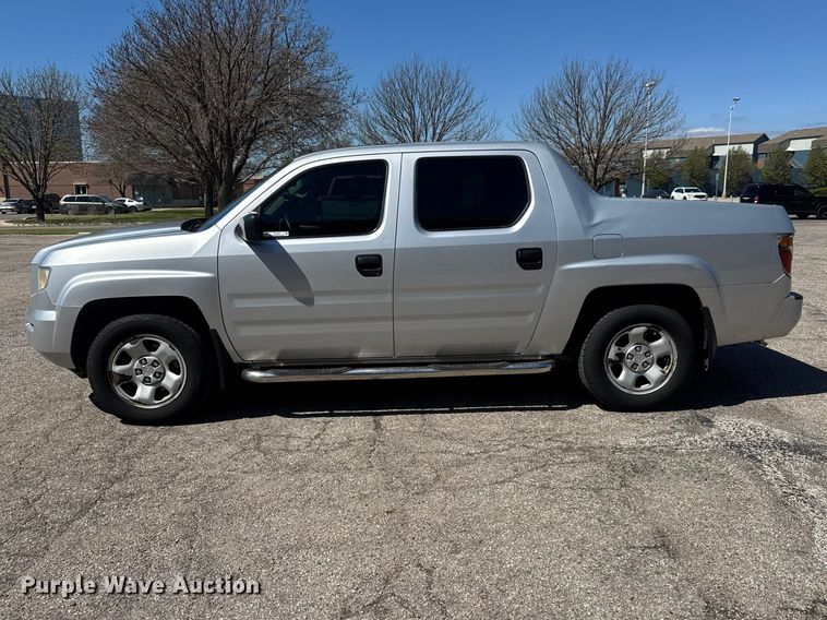 image for item ET1878 2007 Honda Ridgeline Ext. Cab pickup truck