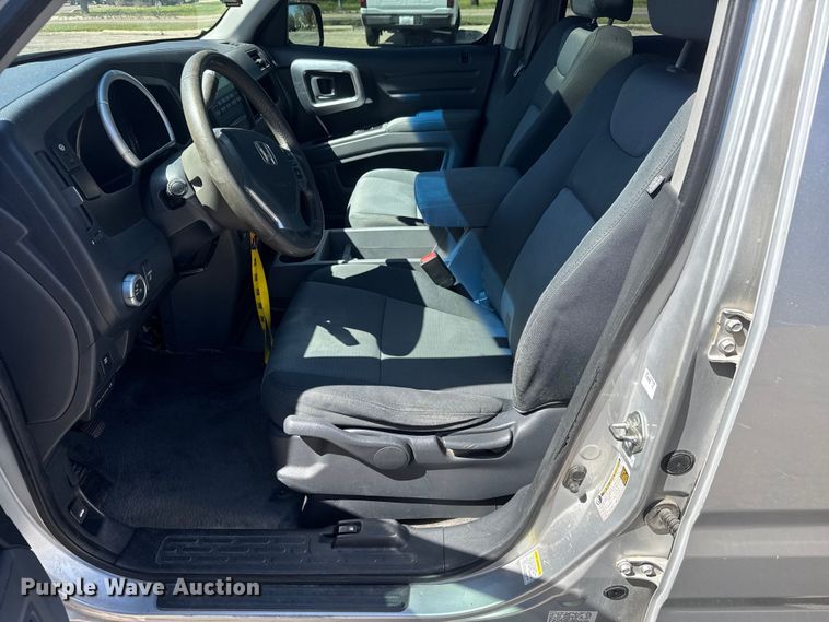 image for item ET1878 2007 Honda Ridgeline Ext. Cab pickup truck