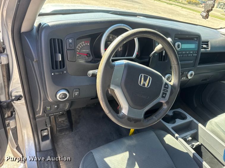 image for item ET1878 2007 Honda Ridgeline Ext. Cab pickup truck