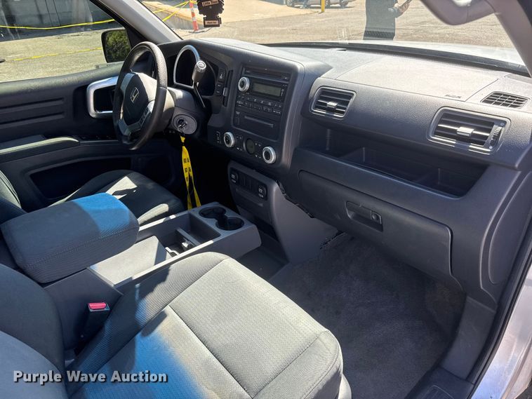 image for item ET1878 2007 Honda Ridgeline Ext. Cab pickup truck