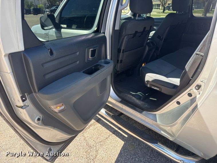 image for item ET1878 2007 Honda Ridgeline Ext. Cab pickup truck