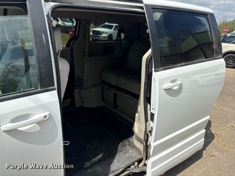 image for item EU0457 2018 Dodge Grand Caravan handicap accessible van