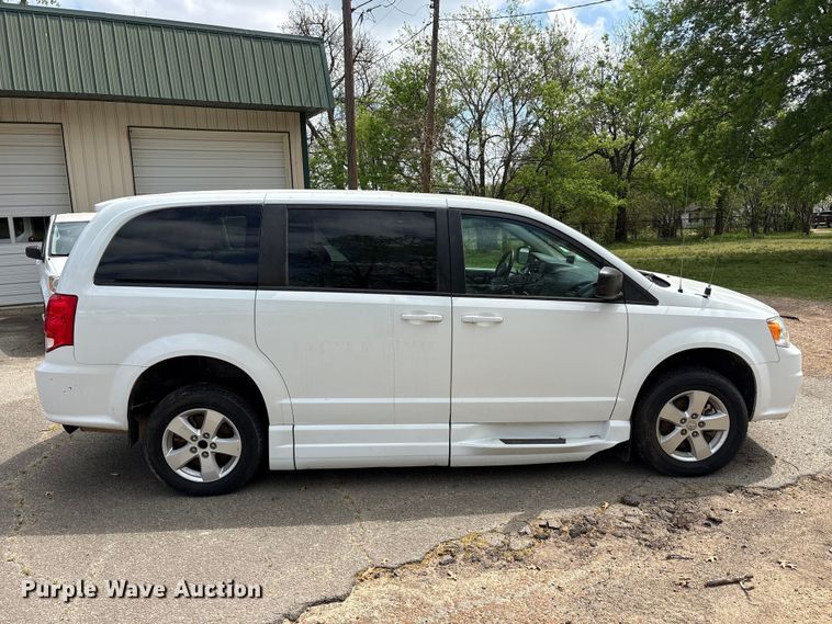 image for item EU0458 2018 Dodge Grand Caravan handicap accessible van